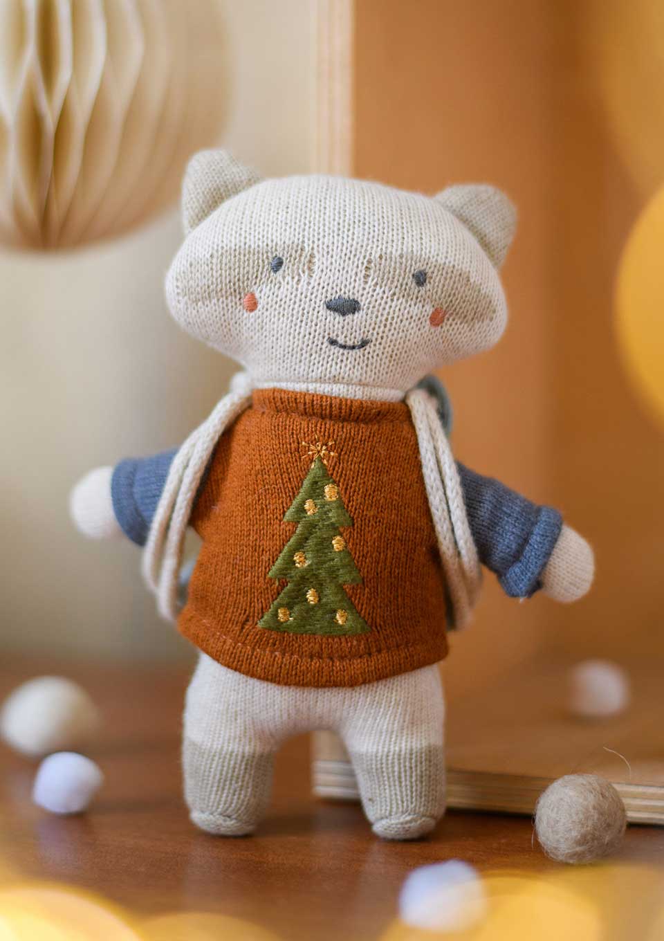 ava&yves Weihnachts - Waschbär mit Tannenbaum - Pulli und Rucksack - 18 cm - tiny - boon.com