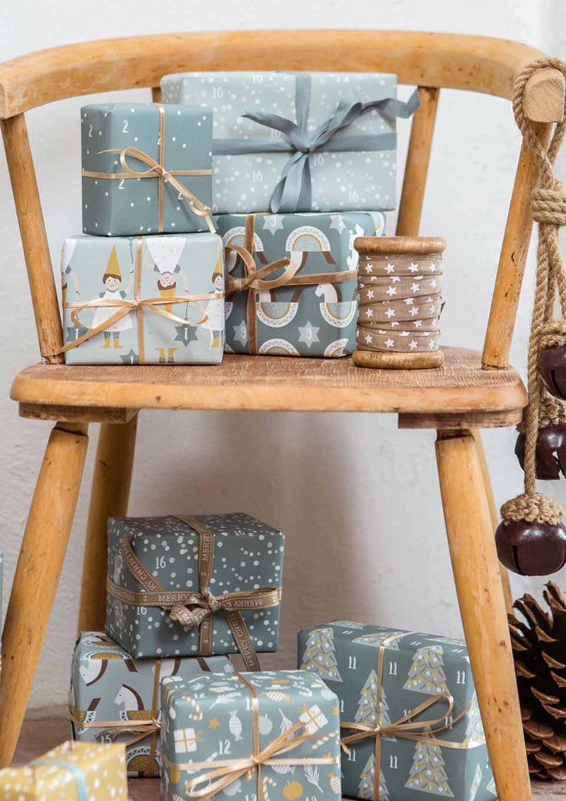 ava&yves Geschenkpapier "Adventskalender Wichtel" mit 24 Blättern - tiny-boon.com